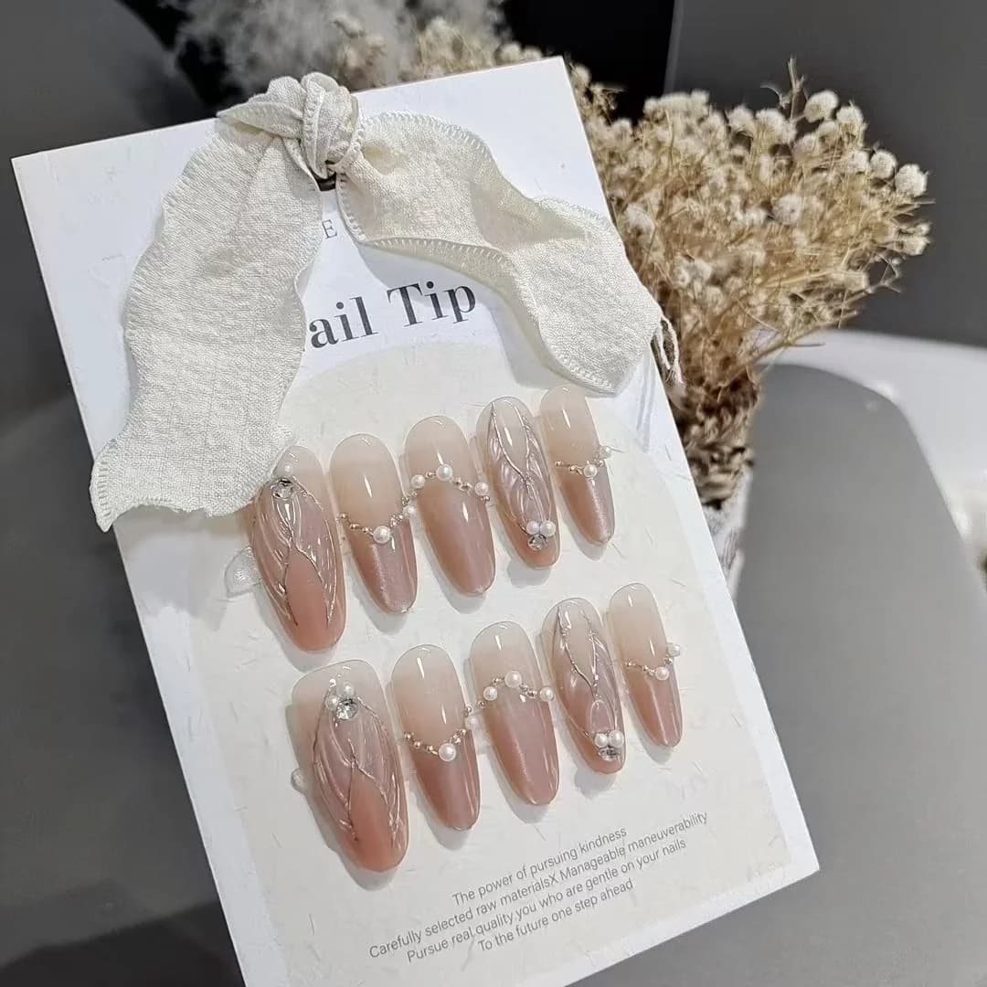 Пресовани нокти Mermaid Cat Eye с перли и кристали