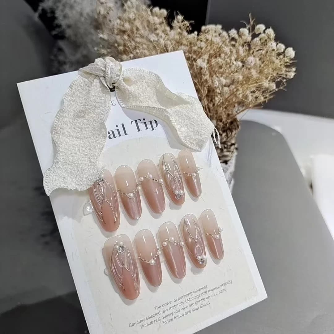 Пресовани нокти Mermaid Cat Eye с перли и кристали